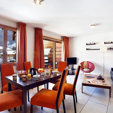 Nemea L'adret Aparthotel 4*